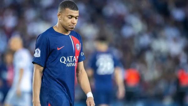 انتقاد از فوق ستاره فرانسه به علت رفتار بی ادبانه ، امباپه هرچه زودتر باید باشگاه را ترک کند